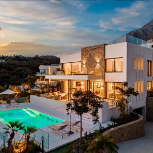 Exclusiva Villa Contemporánea en Marbella Hill Club
