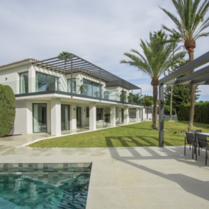 Villa Renovada de Lujo en la Golden Mile de Marbella