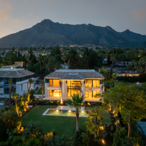 Villa Contemporánea de Lujo en Rocío de Nagüeles